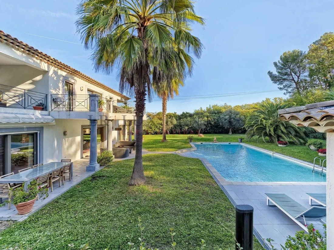 Villa in Mougins, Provence-Alpes-Côte d'Azur, France 2 - 16296514