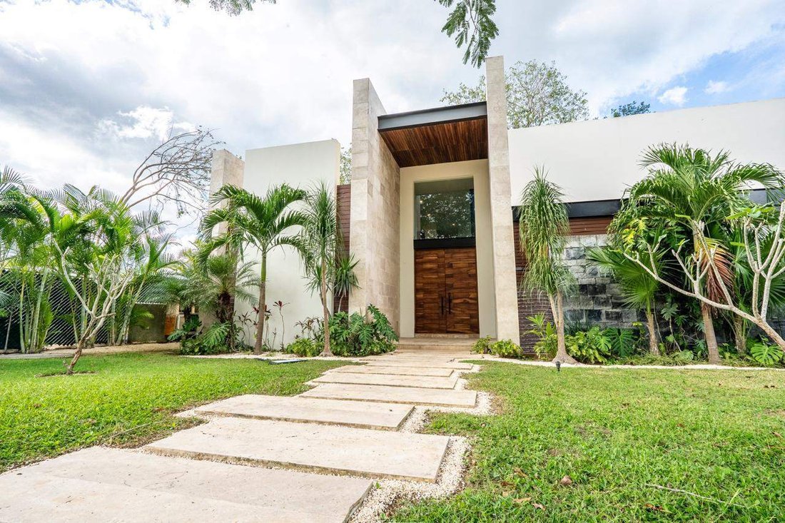 House in Yucatán Country Club, Yucatan, Mexico 1 - 18643418