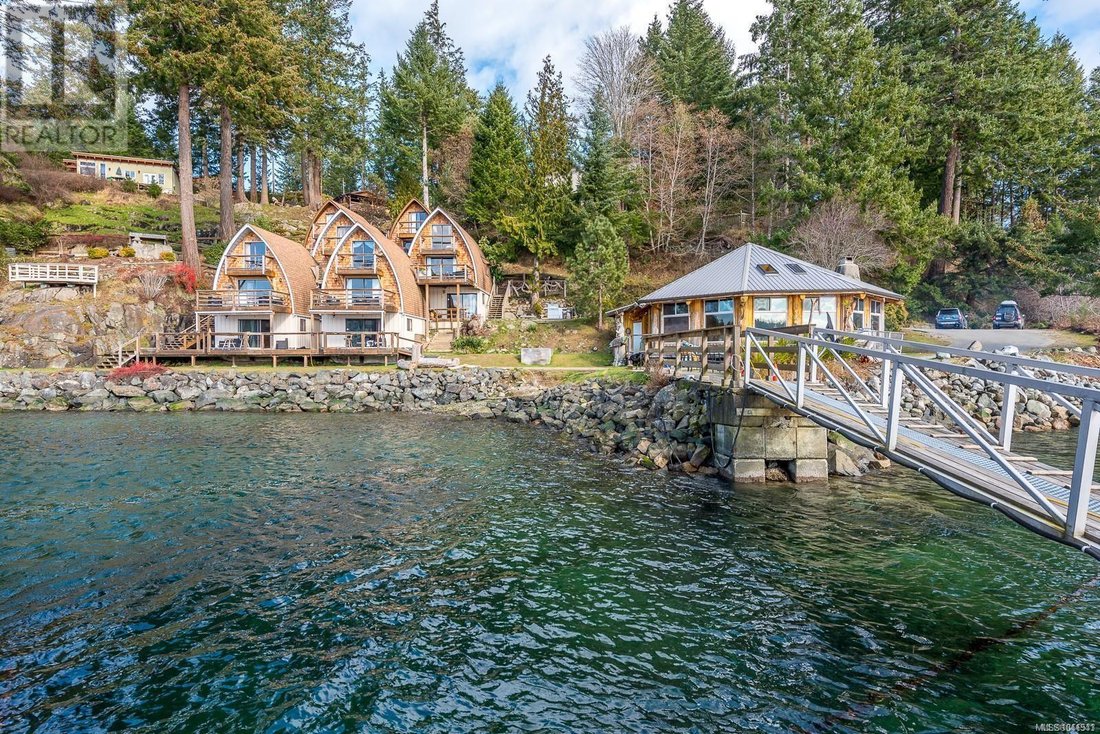 Land in Heriot Bay, British Columbia, Canada 1 - 18643598