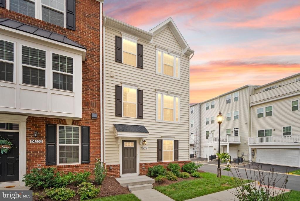 Townhouse in Ashburn, Virginia, United States 1 - 18648599
