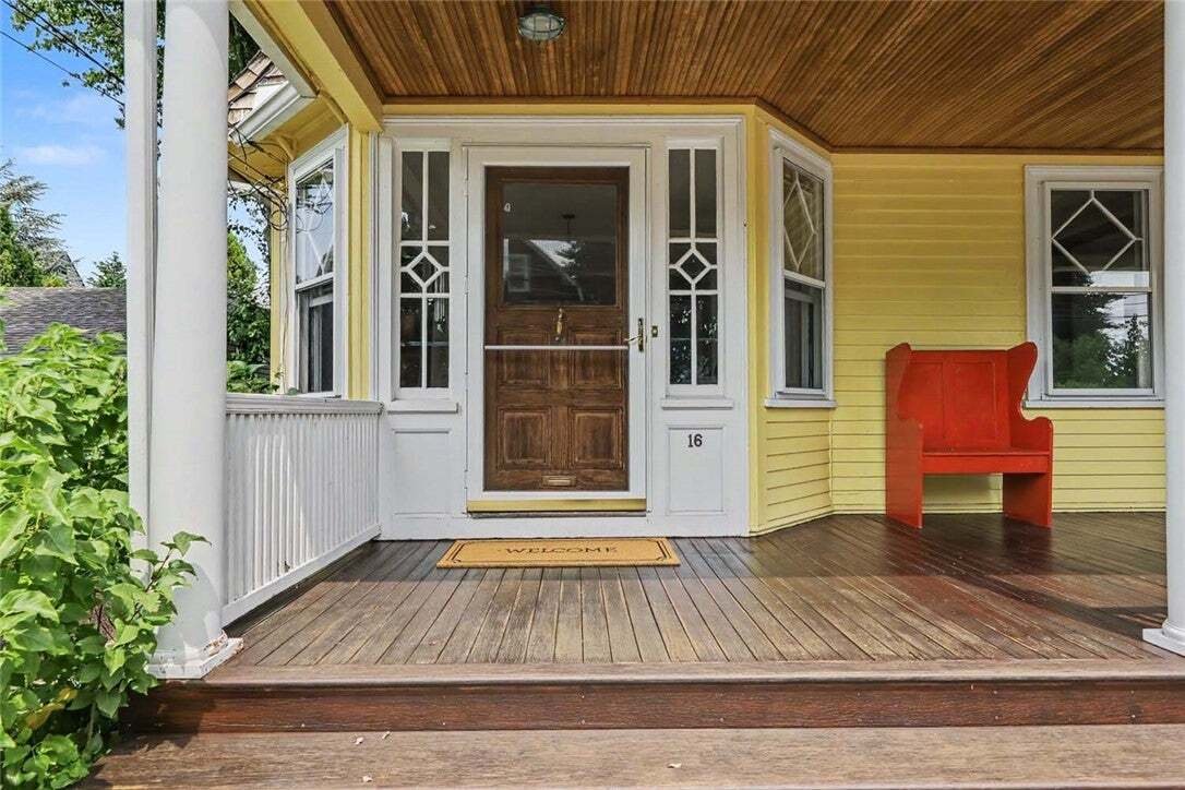 House in Cranston, Rhode Island, United States 4 - 18645740