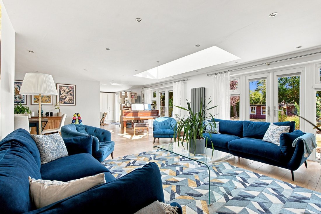 House in Ascot, England 4 - 18591019