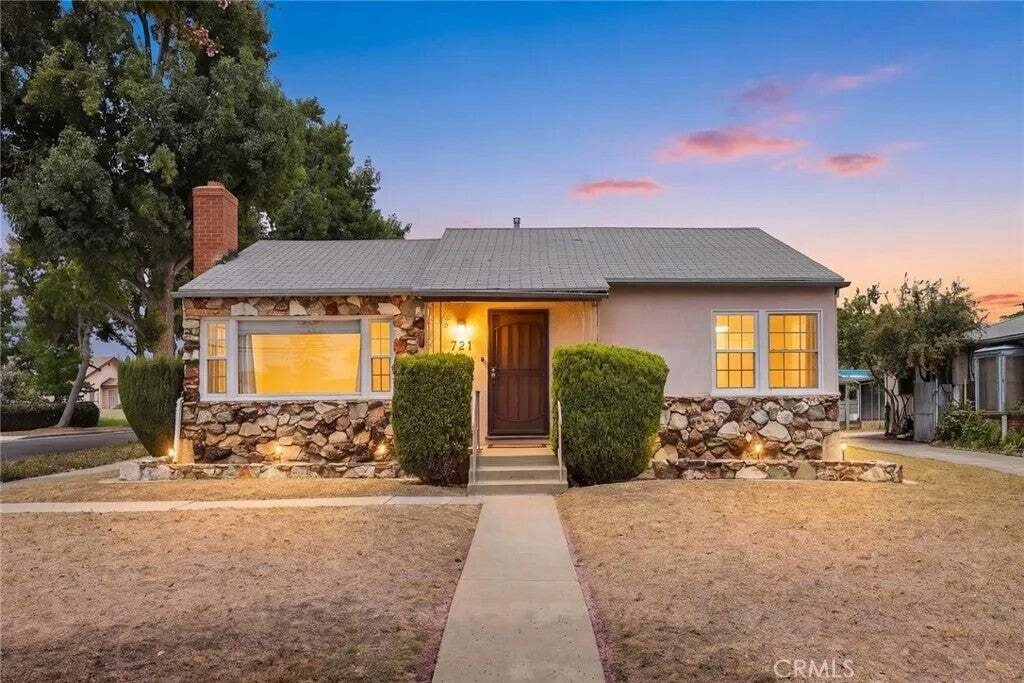 Alhambra, California, United States 3 - 18646520