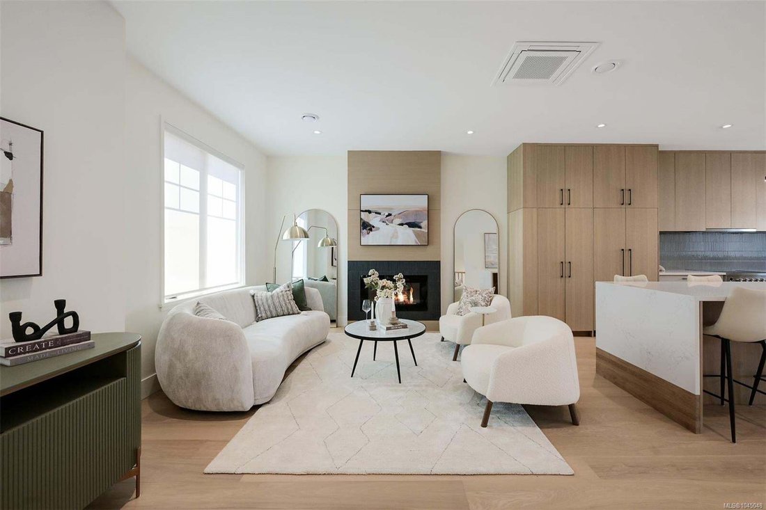 Townhouse in Victoria, British Columbia, Canada 4 - 18643760