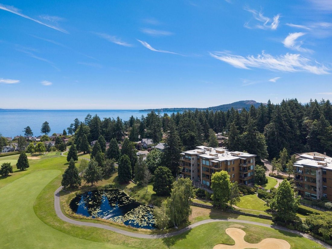 Condo in Saanich, British Columbia, Canada 2 - 18643594