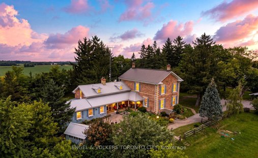 House in Bradford West Gwillimbury, Ontario, Canada 1