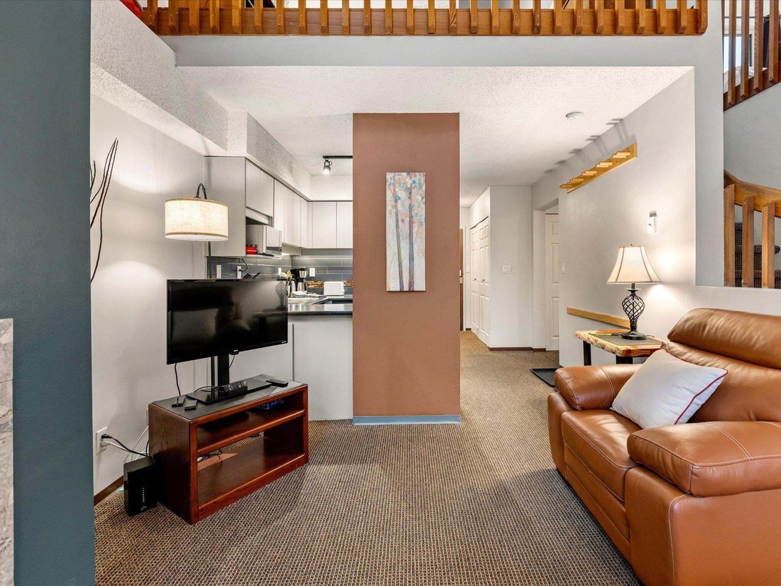 Condo in Whistler, British Columbia, Canada 5 - 18642993