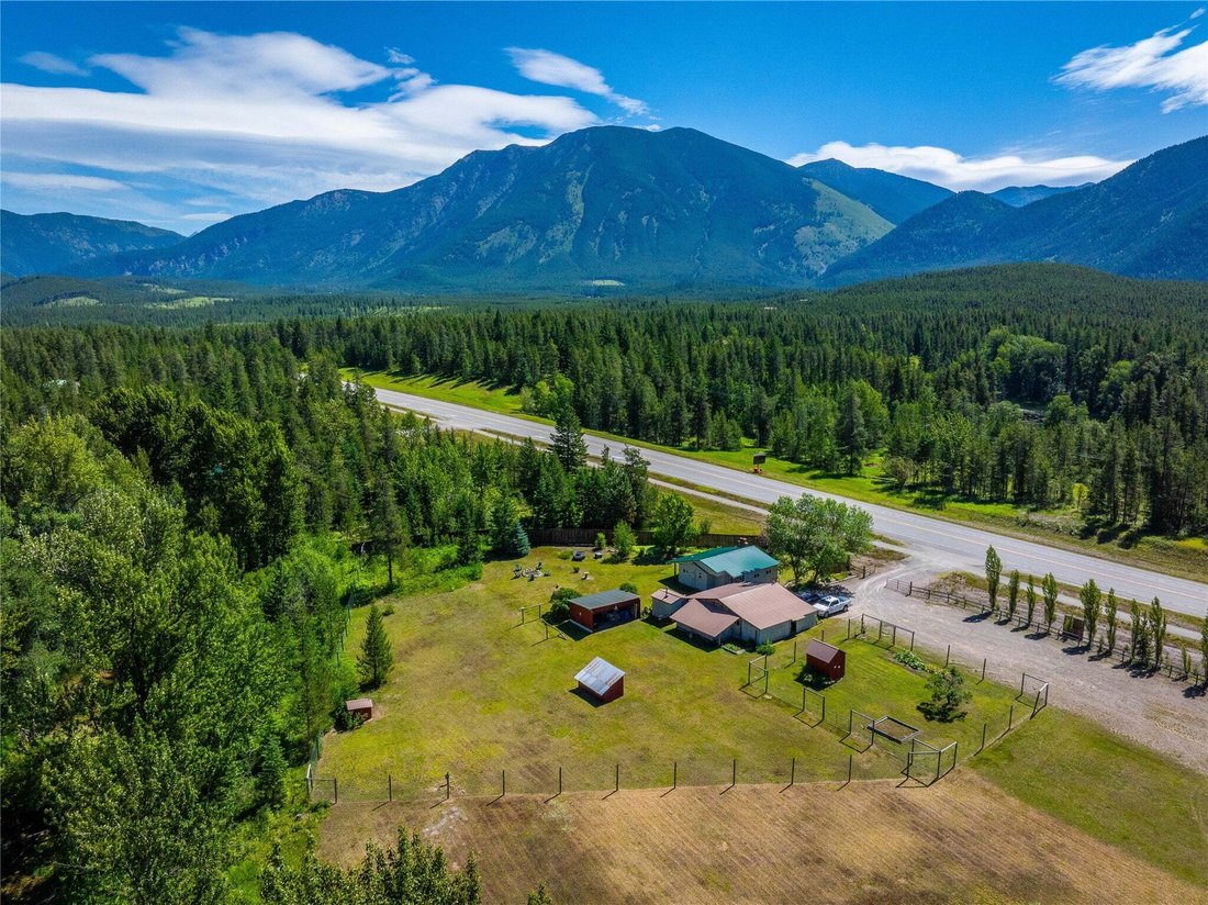 West Glacier, Montana, United States 5 - 18643574