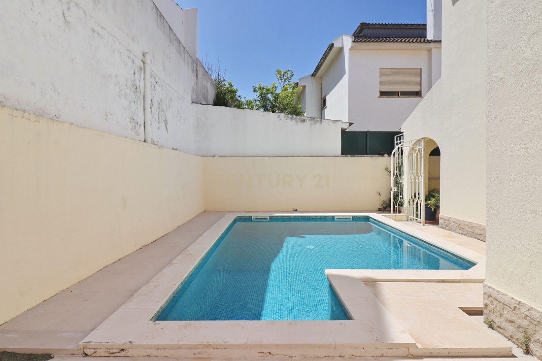 Villa in Parede, Lisbon, Portugal 1 - 12986931