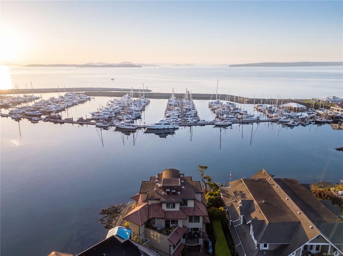 Townhouse in Sidney, British Columbia, Canada 3 - 18643453