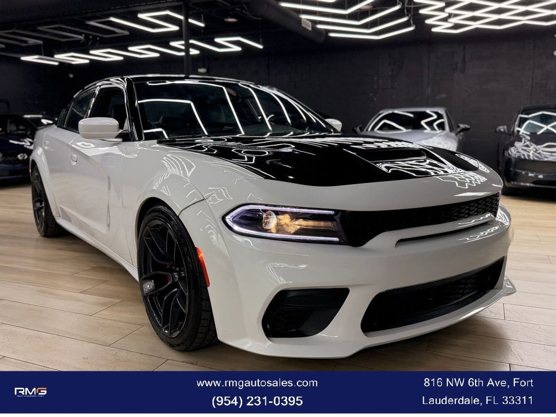 Sedan in Fort Lauderdale, FL, United States 3 - 18648127