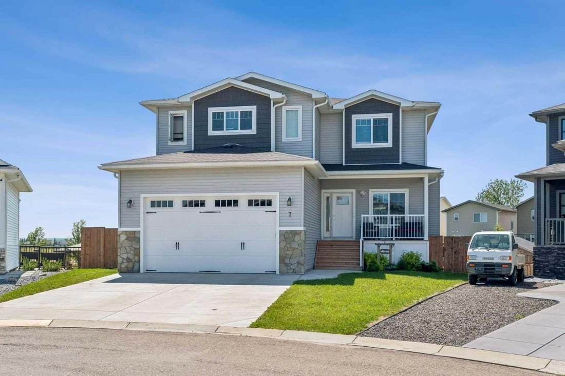 House in Carstairs, Alberta, Canada 1 - 18643367