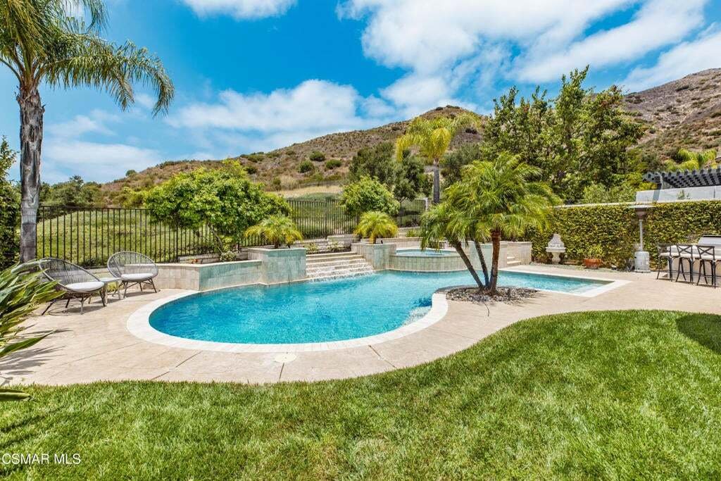 House in Oak Park, California, United States 5 - 18642992