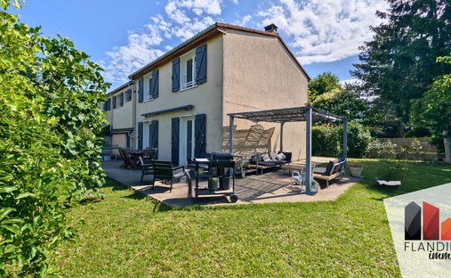 House in Charly, Auvergne-Rhône-Alpes, France 1