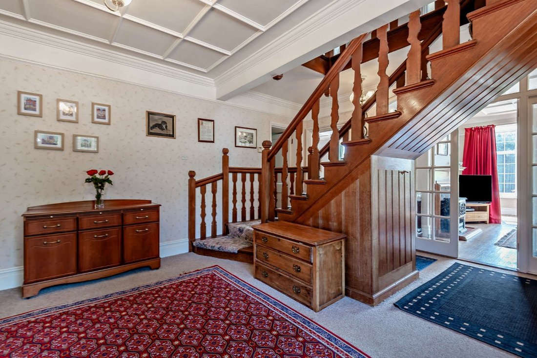 House in Burgess Hill, England 5 - 18645888