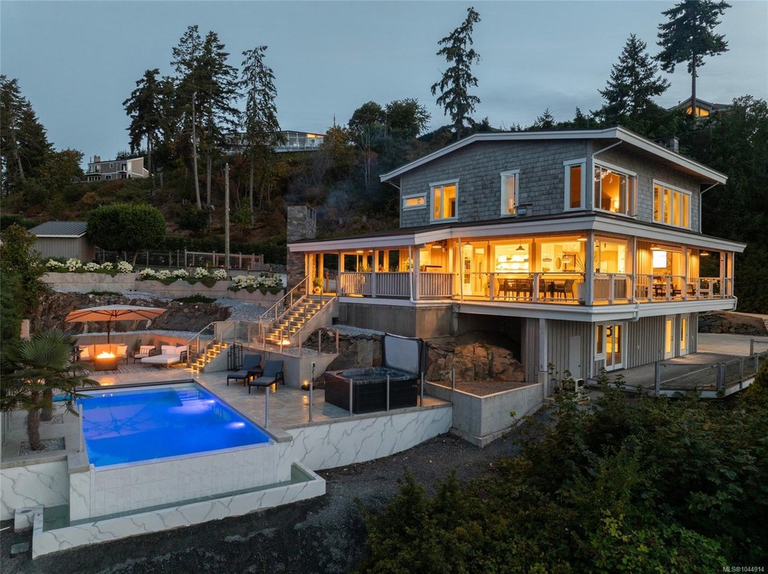 House in Chemainus, British Columbia, Canada 2 - 18643685