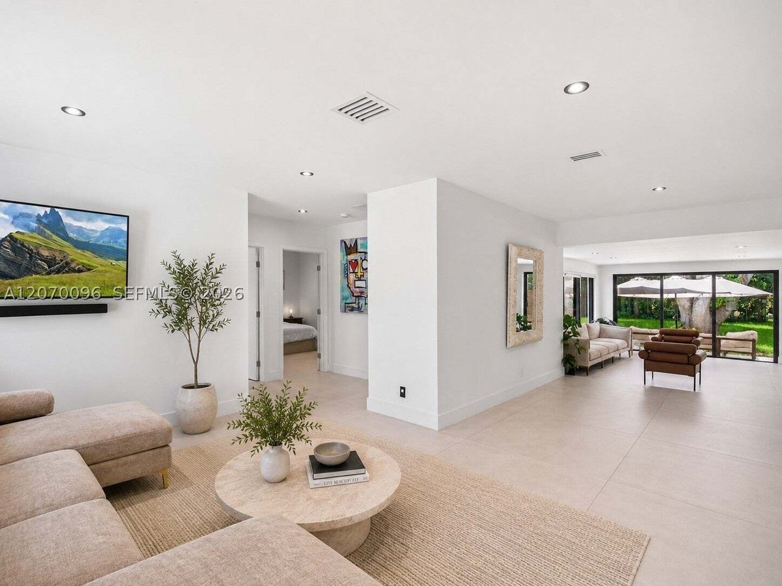 House in Miami, Florida, United States 3 - 18646094