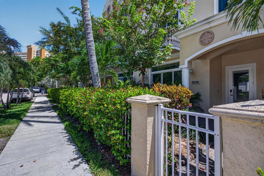Townhouse in Hillsboro Beach, Florida, United States 1 - 18646231