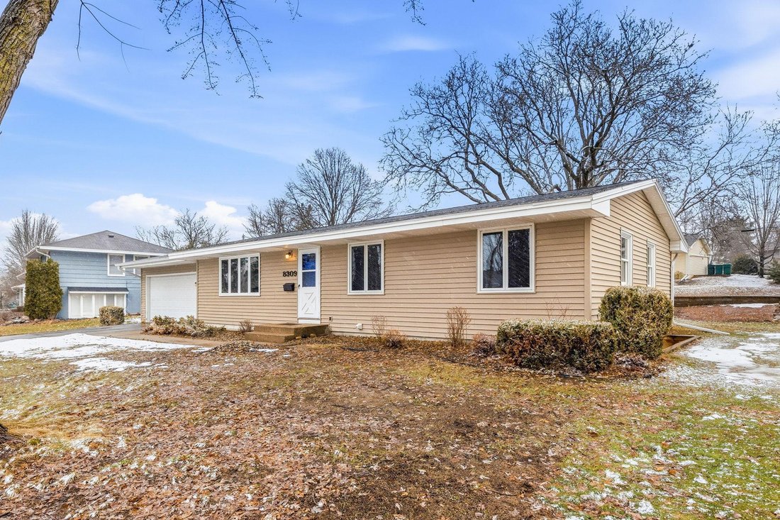 House in Bloomington, Minnesota, United States 4 - 18643034