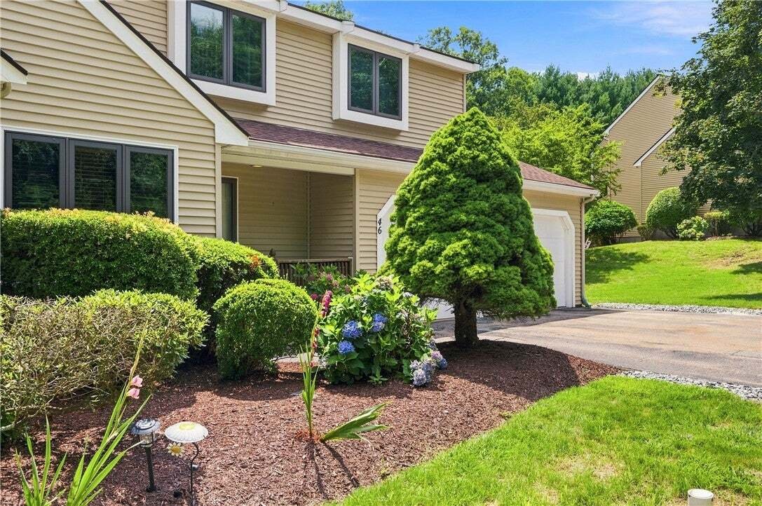 Condo in Cumberland, Rhode Island, United States 4 - 18645731