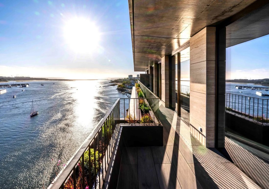 Apartment in Lordelo do Ouro e Massarelos, Porto District, Portugal 1 - 15183262