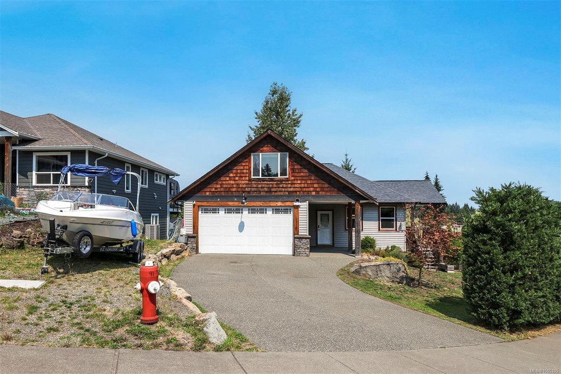 House in Cumberland, British Columbia, Canada 1 - 18643703