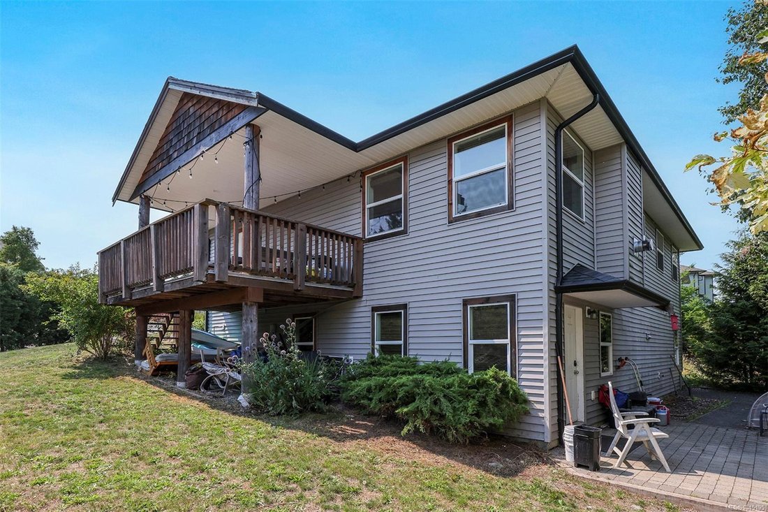 House in Cumberland, British Columbia, Canada 5 - 18643703