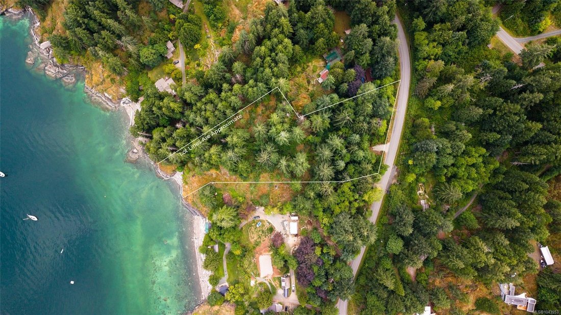 Land in Heriot Bay, British Columbia, Canada 1 - 18643645