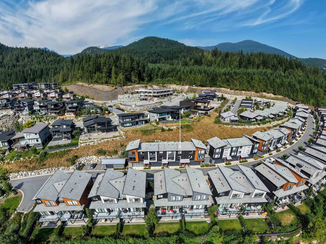 Townhouse in Squamish, British Columbia, Canada 4 - 18643165