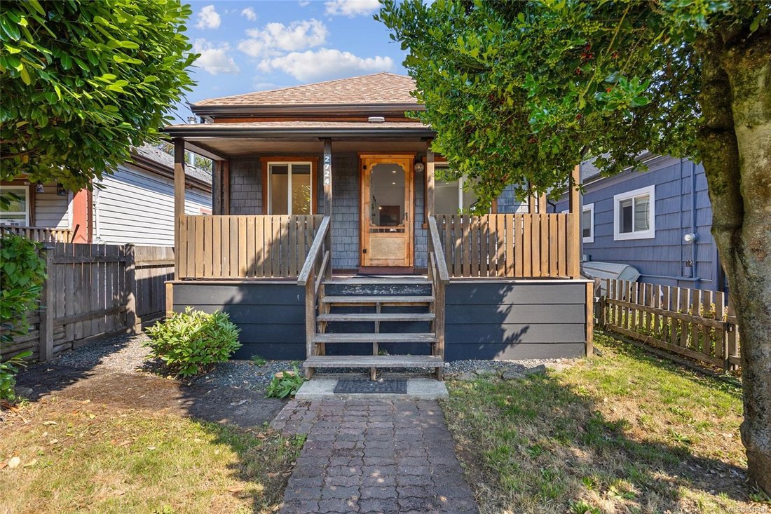 House in Cumberland, British Columbia, Canada 1 - 18643741
