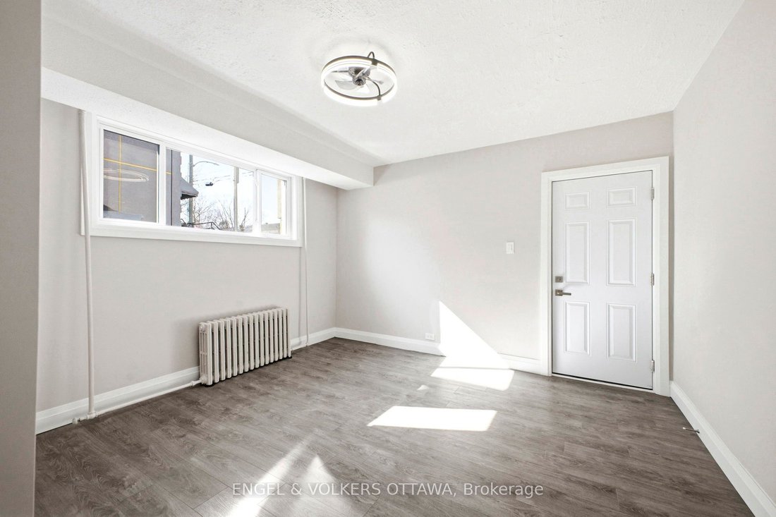 Ottawa, Ontario, Canada 4 - 18644157