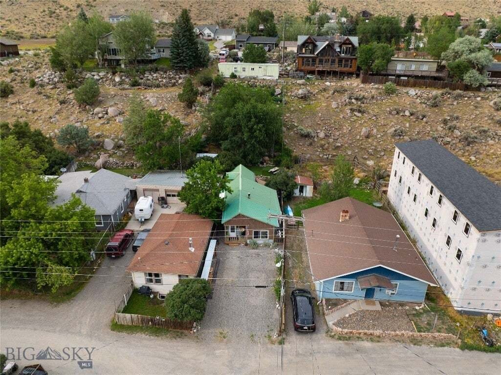House in Gardiner, Montana, United States 4 - 18642633