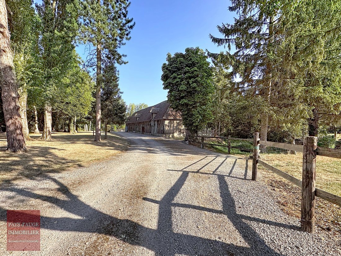 Estate in Saint-Gervais-des-Sablons, Normandy, France 3 - 18646404