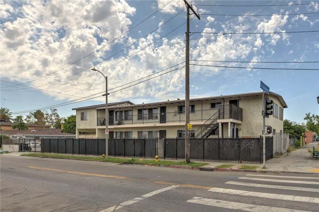 Los Angeles, California, United States 3 - 18638291