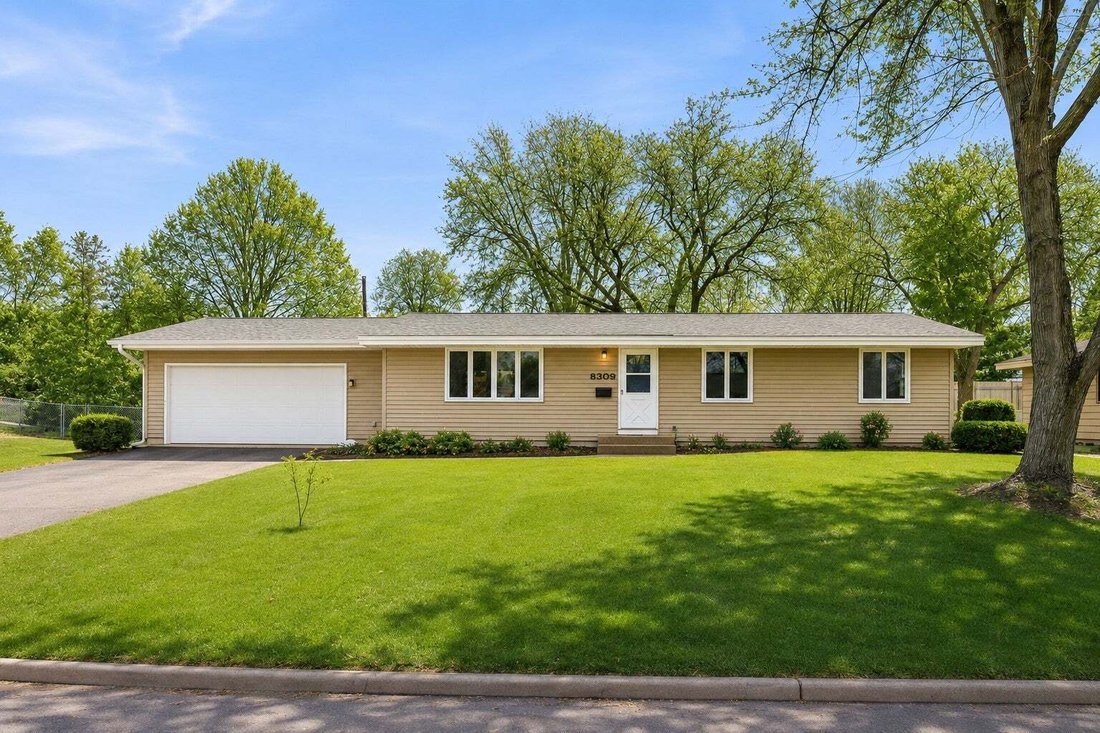 House in Bloomington, Minnesota, United States 1 - 18643034