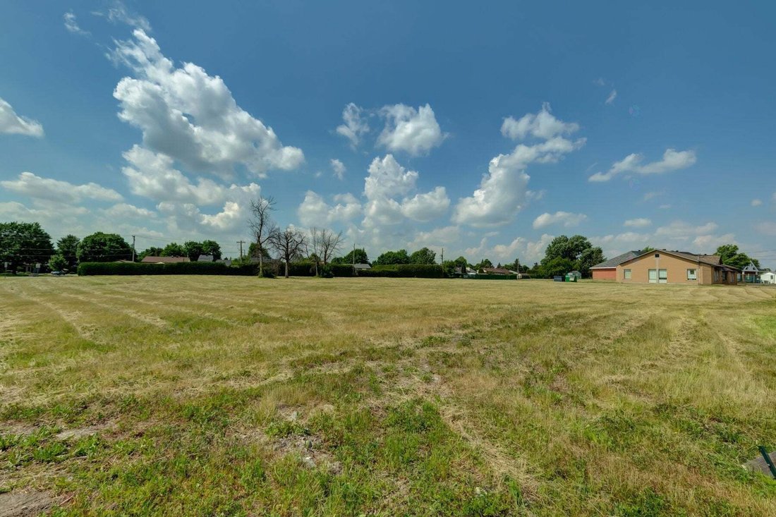 Land in Saint-Eustache, Quebec, Canada 5 - 18647385