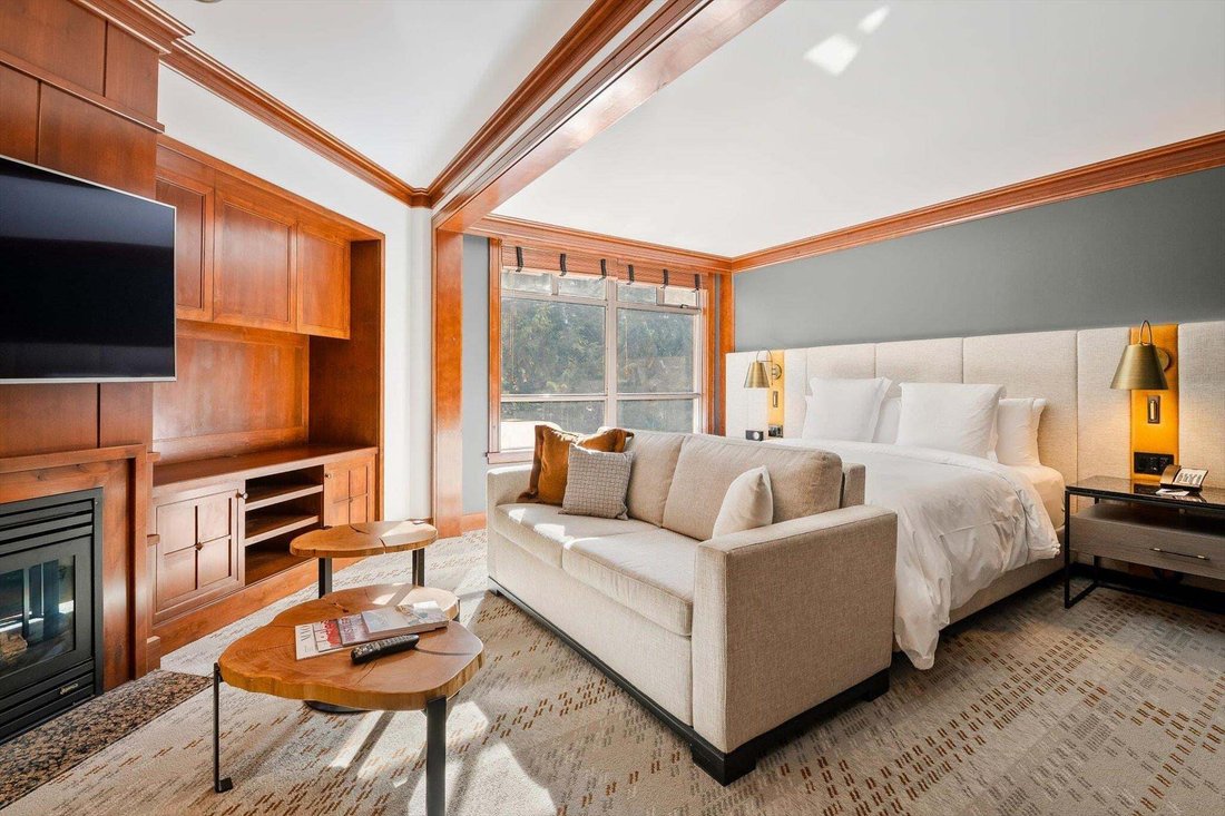 Condo in Whistler, British Columbia, Canada 1 - 18643269