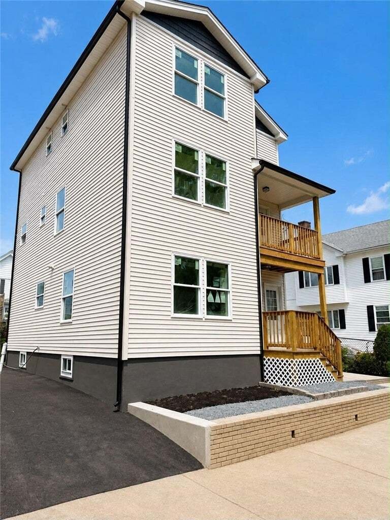 Cranston, Rhode Island, United States 1 - 18645750