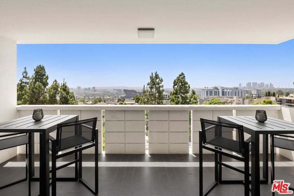 Condo in Los Angeles, California, United States 2 - 18643017