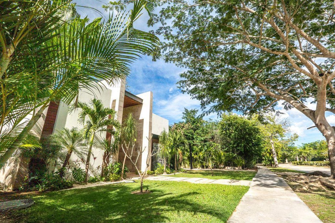 House in Yucatán Country Club, Yucatan, Mexico 2 - 18643418