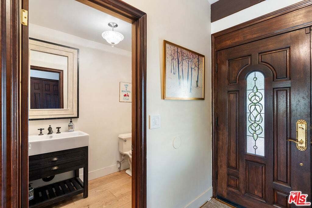 House in Los Angeles, California, United States 4 - 18645917