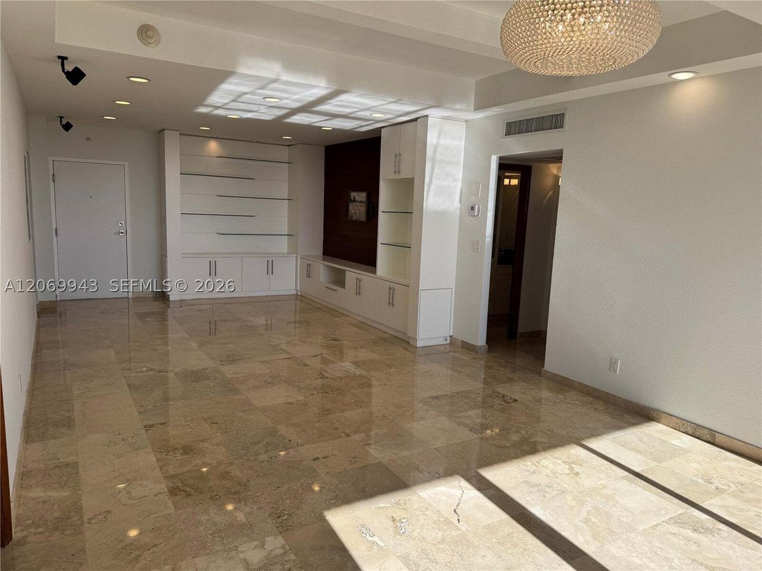 Condo in Miami, Florida, United States 4 - 18647349
