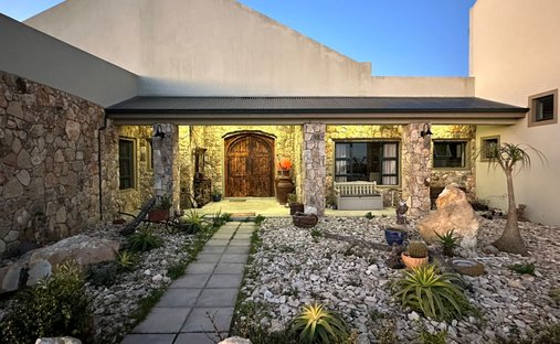 Farm Ranch in Still Bay, Western Cape, South Africa 1