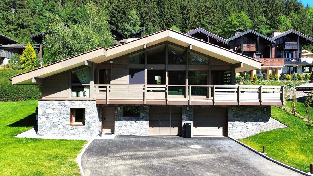 Chalet in Les Gets, Auvergne-Rhône-Alpes, France 1 - 18648592
