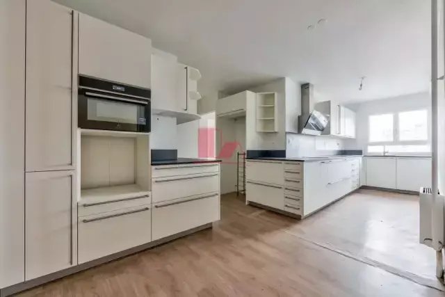 Apartment in Insurrection, Vanves, France 3 - 17227119