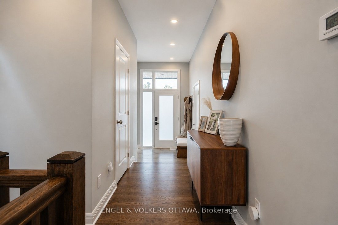 House in Ottawa, Ontario, Canada 4 - 18643636