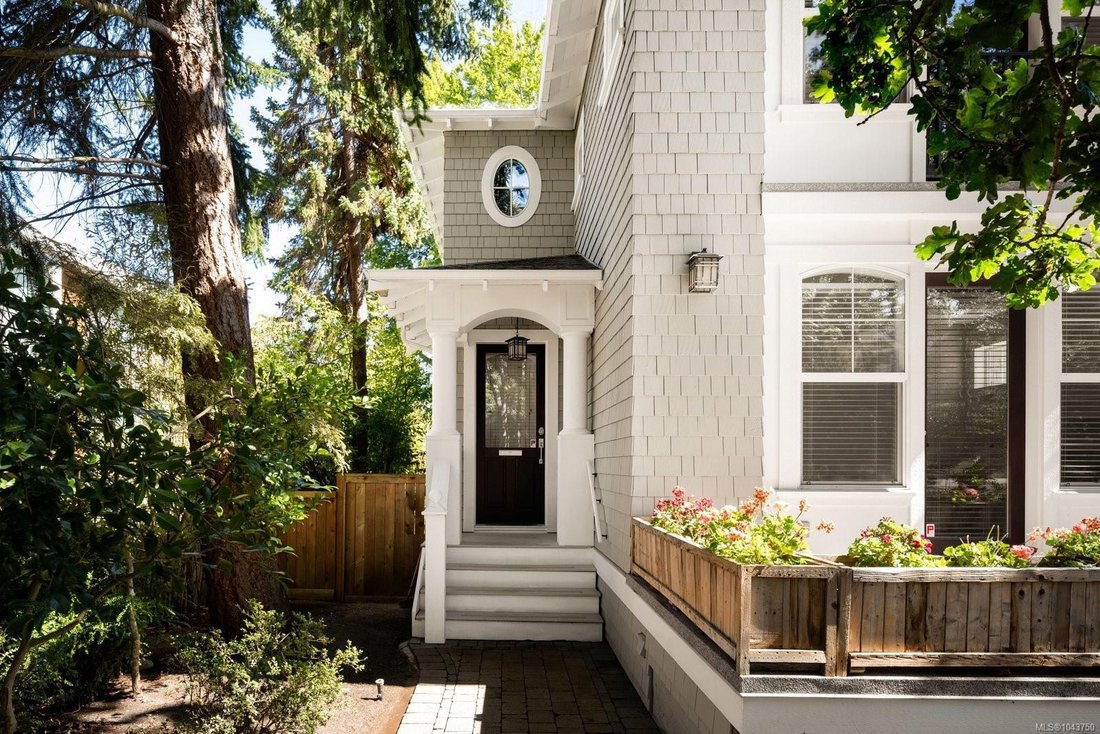 House in Oak Bay, British Columbia, Canada 2 - 18643825