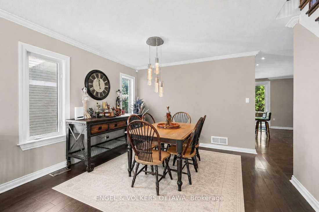 House in Ottawa, Ontario, Canada 4 - 18150014
