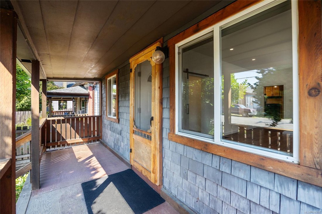 House in Cumberland, British Columbia, Canada 3 - 18643741