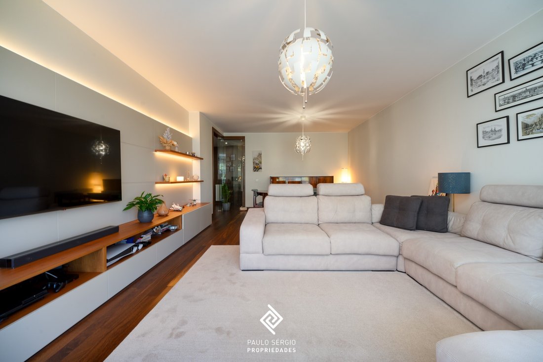 Apartment in Santa Marinha e Sao Pedro da Afurada, Porto District, Portugal 1 - 18647599
